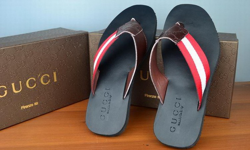 Gucci Slippers Woman--217